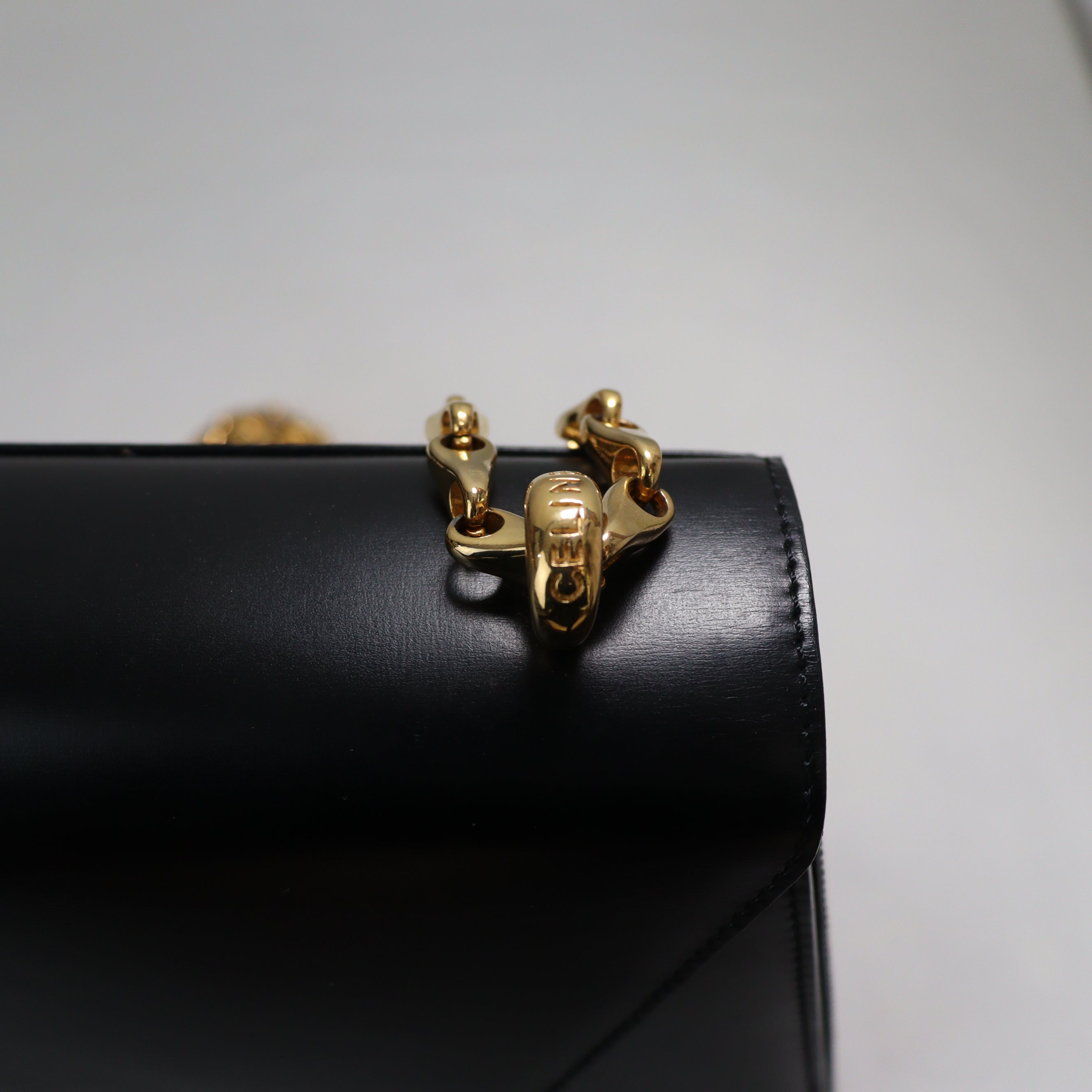 CELINE チェーンショルダーバッグ