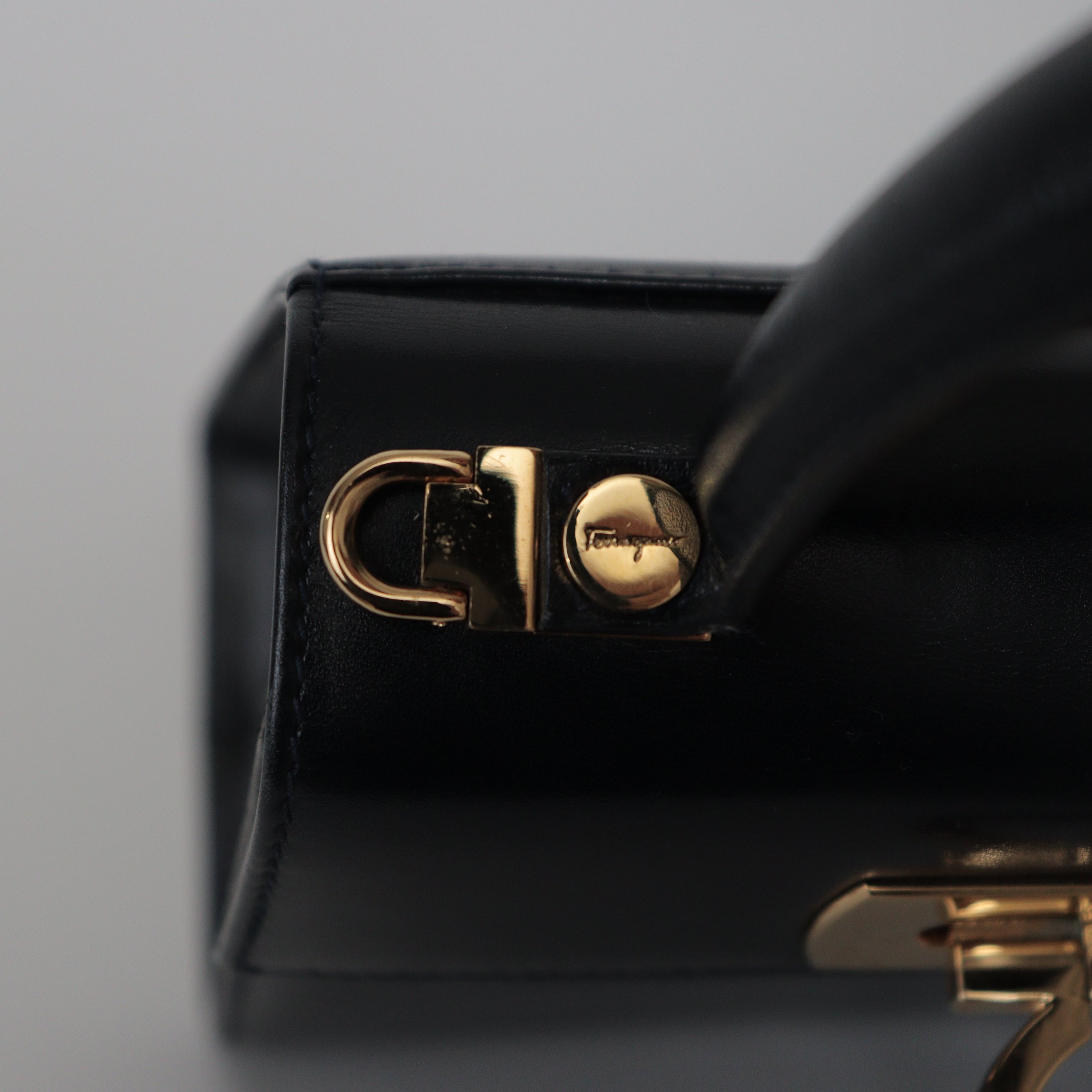 Salvatore Ferragamo ガンチーニ 2WAYハンドバッグ