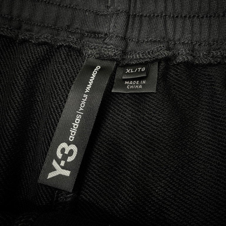 Y-3 ロゴプリントジップポケットスウェットイージーハーフパンツ ショーツ ボトムス Yohji Yamamoto adidas ワイスリー ヨウジヤマモト アディダス メンズ