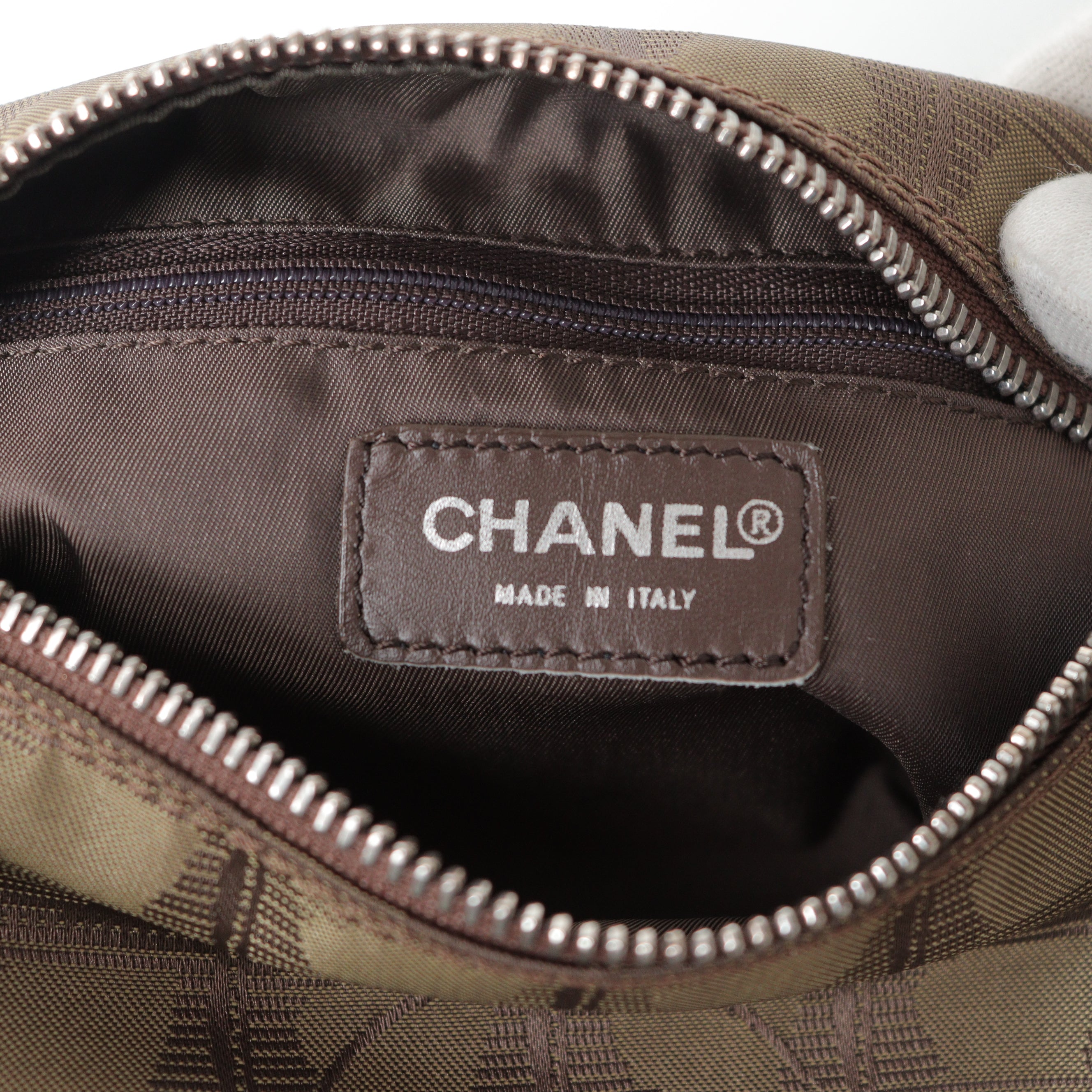 CHANEL ニュートラベルライン 筒型ショルダーバッグ