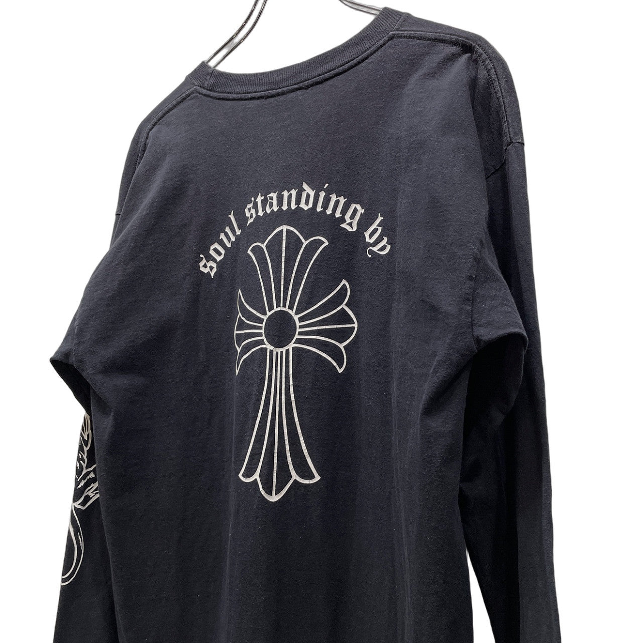 CHROME HEARTS × KYOSUKE HIMURO SOUL STANDING BY タイガー&CHクロス&スクロールラベルプリントロングスリーブTシャツ カットソー Tee T-shirt ロゴ 長袖 トップス クロムハーツ 氷室京介 メンズ レディース ユニセックス