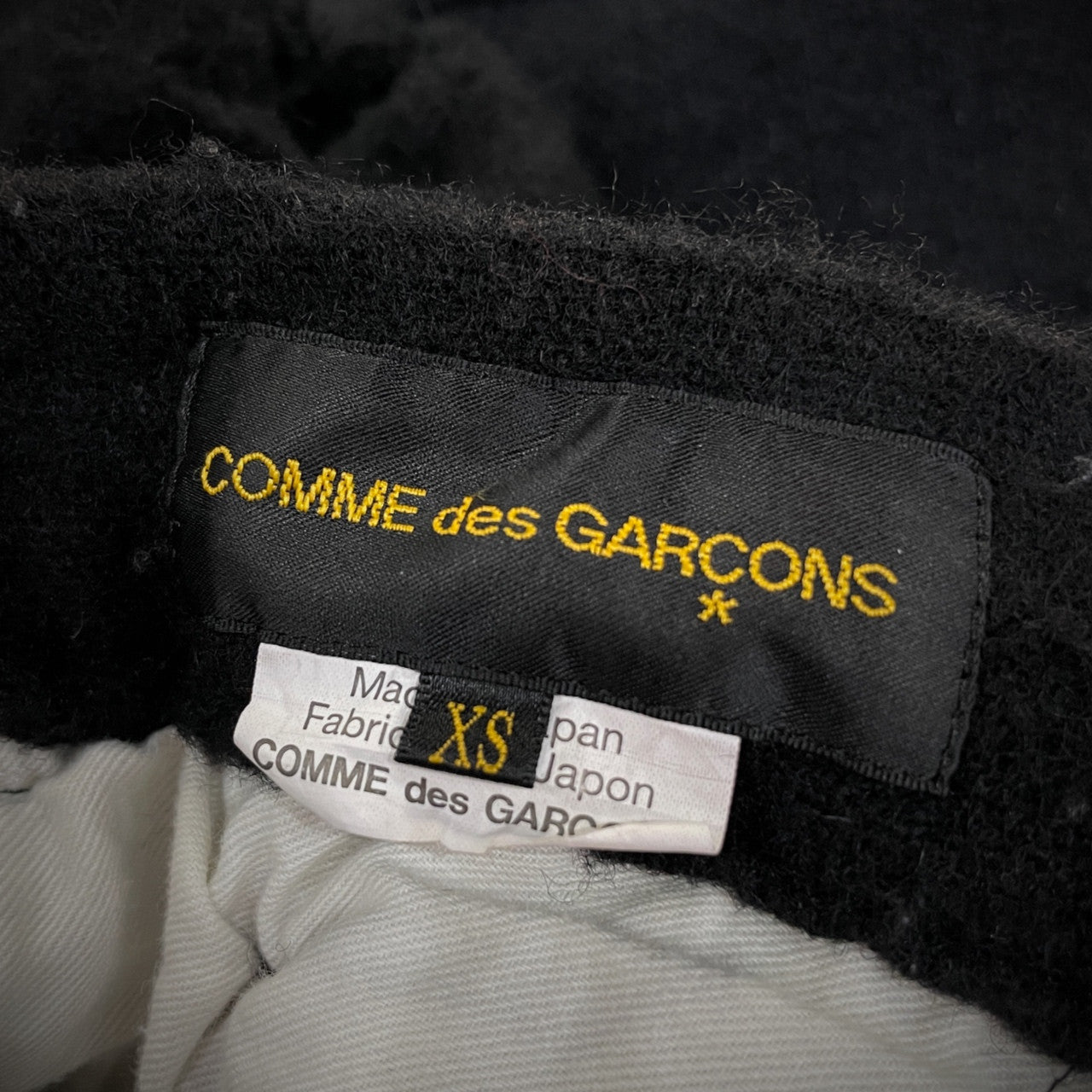 COMME des GARCONS 17AW 圧縮ウールサイド装飾テーパードパンツ ボトムス 縮絨 Archive シルエットの未来 The future of silhouette コムデギャルソン レディース