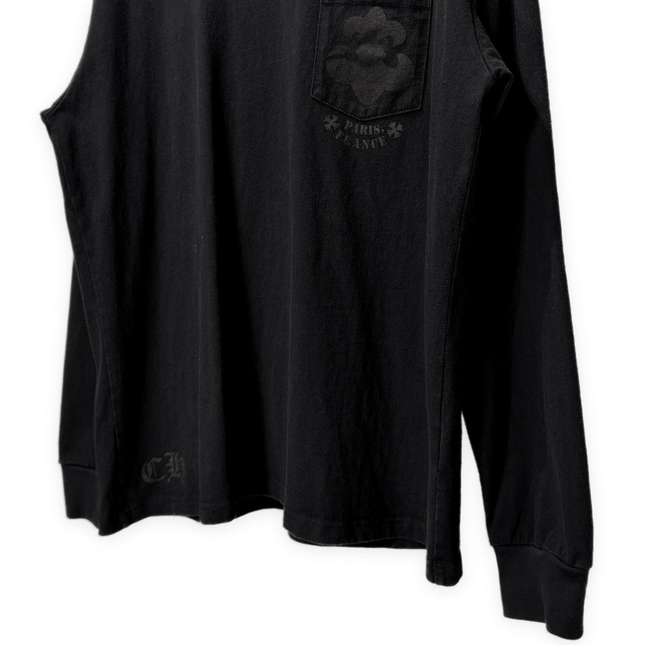 CHROME HEARTS 18 AV. Montaigne L S Tee Long Sleeve パリ直営店限定 BSフレアスクロールラベルプリント袖リブポケットTシャツ カットソー トップス CHロゴ 長袖 クロムハーツ メンズ