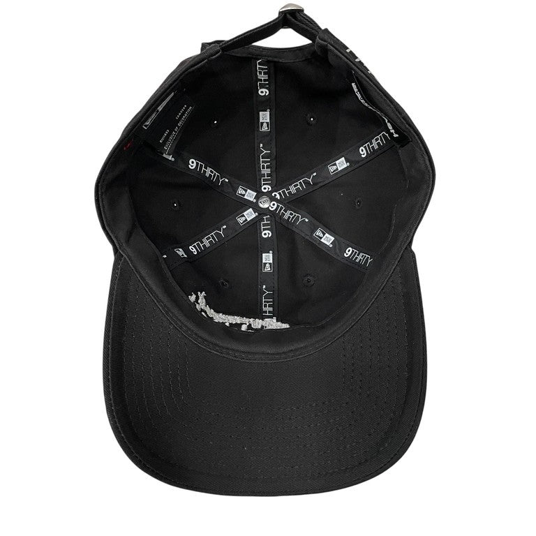 ISAMU KATAYAMA BACKLASH × YOHJI YAMAMOTO × NEW ERA 9THIRTYロゴ刺繡キャップ 帽子 ヘッドウェア イサムカタヤマバックラッシュ ヨウジヤマモトプールオム ニューエラ コラボ メンズ