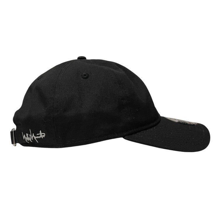 ISAMU KATAYAMA BACKLASH × YOHJI YAMAMOTO × NEW ERA 9THIRTYロゴ刺繡キャップ 帽子 ヘッドウェア イサムカタヤマバックラッシュ ヨウジヤマモトプールオム ニューエラ コラボ メンズ