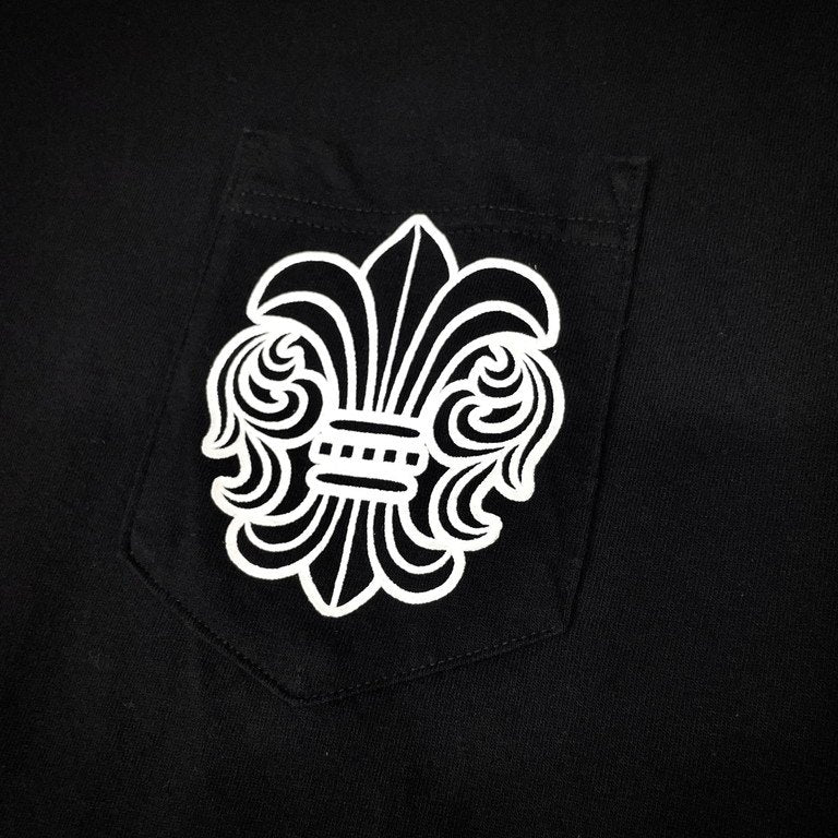 CHROME HEARTS ロゴプリントクルーネックポケットTシャツ Tee T-shirt カットソー スクロールラベル BSフレア CH トップス クロムハーツ メンズ レディース ユニセックス