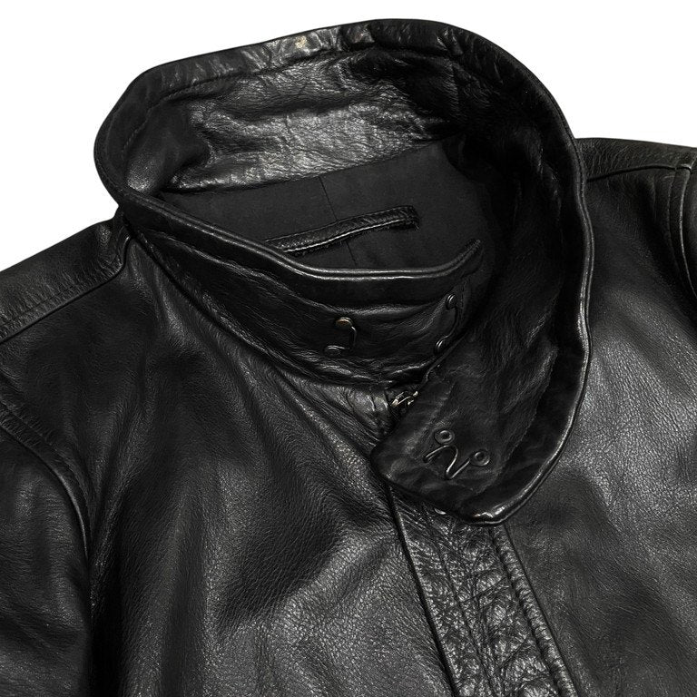 Nicolo' Ceschi Berrini カウレザーフックボタンスタンドカラージャケット ライダース ブルゾン コート アウター 現Poeme Bohemien ニコロチェスキベリーニ ポエムボヘミアン メンズ