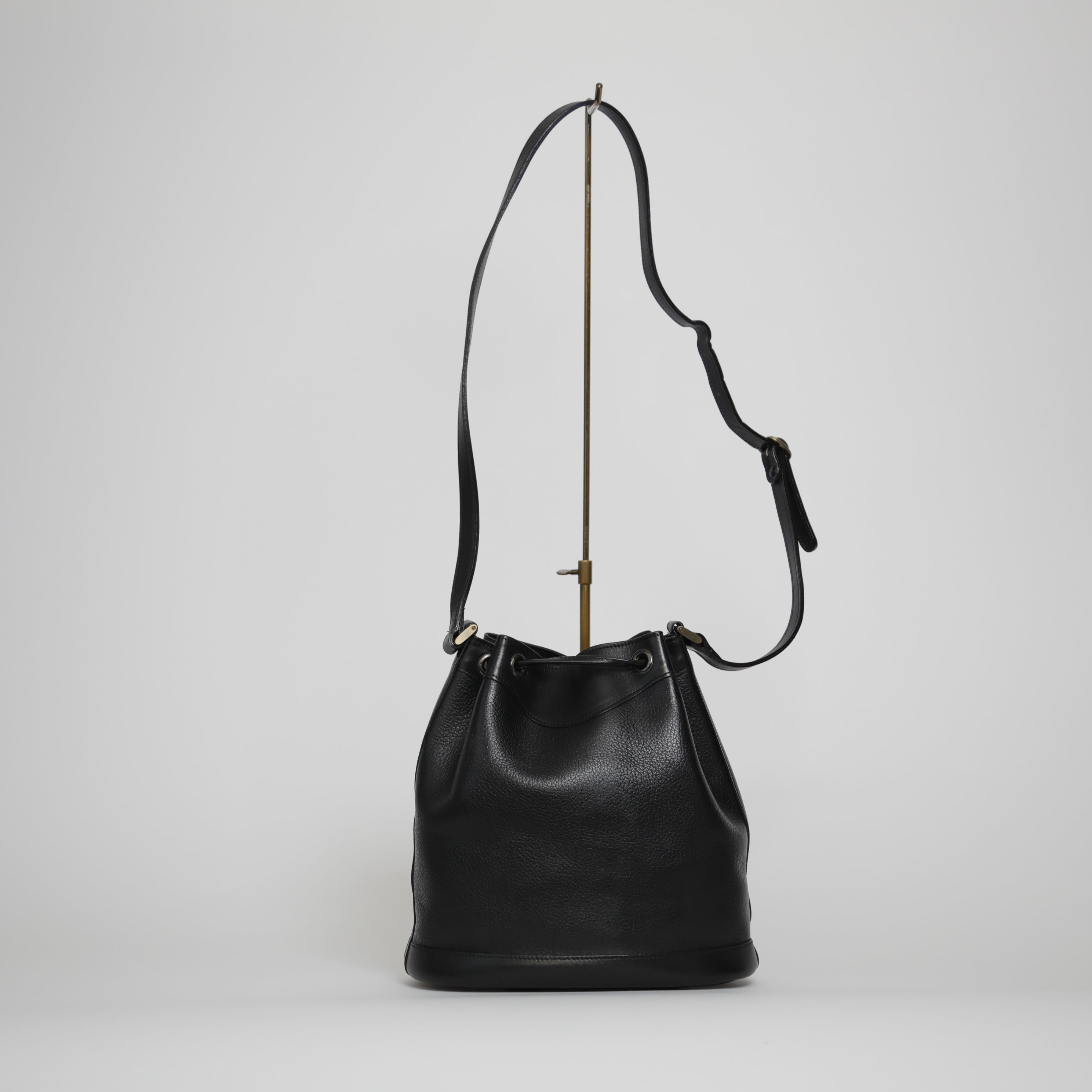 BURBERRY 巾着ショルダーバッグ