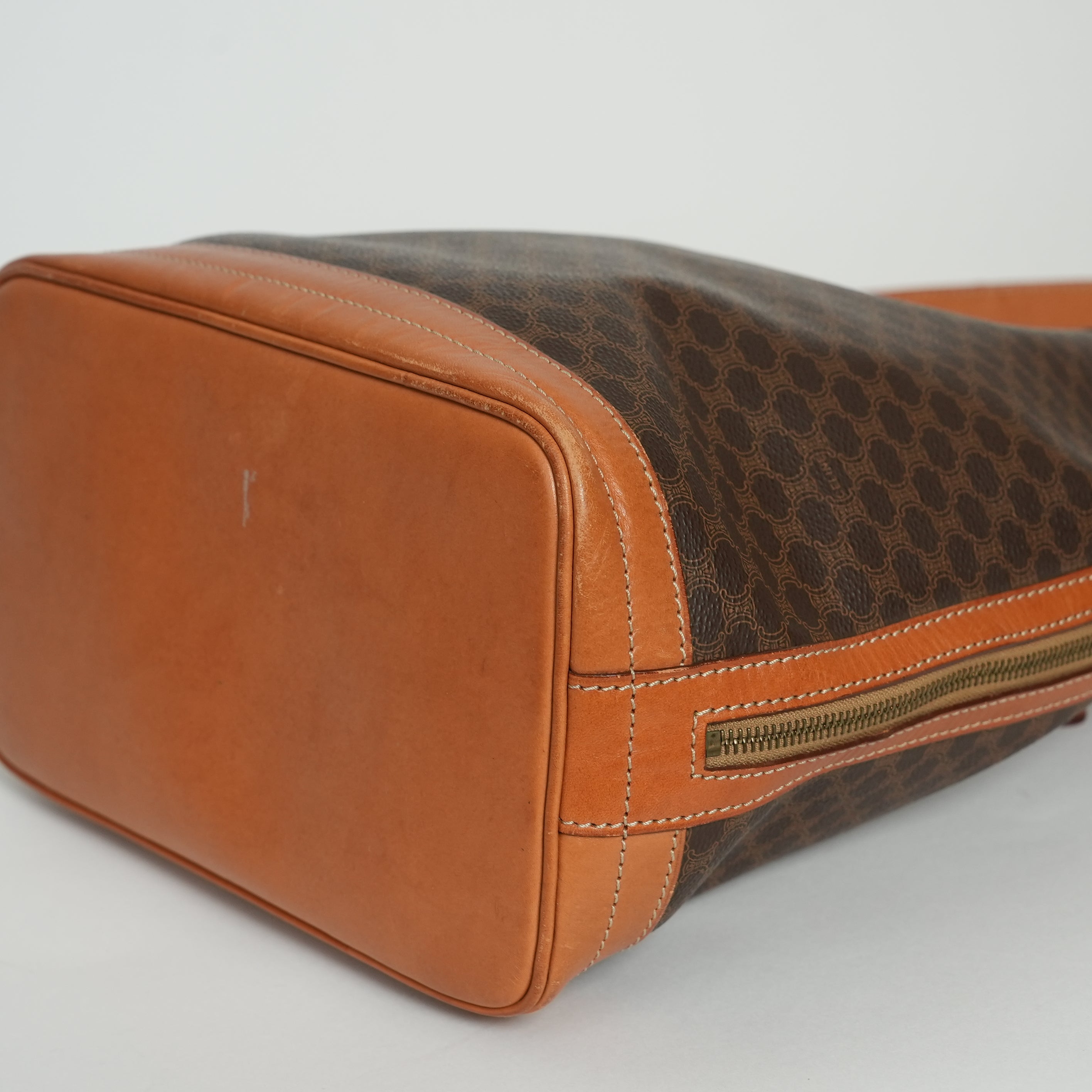 CELINE 巾着ショルダーバッグ マカダム