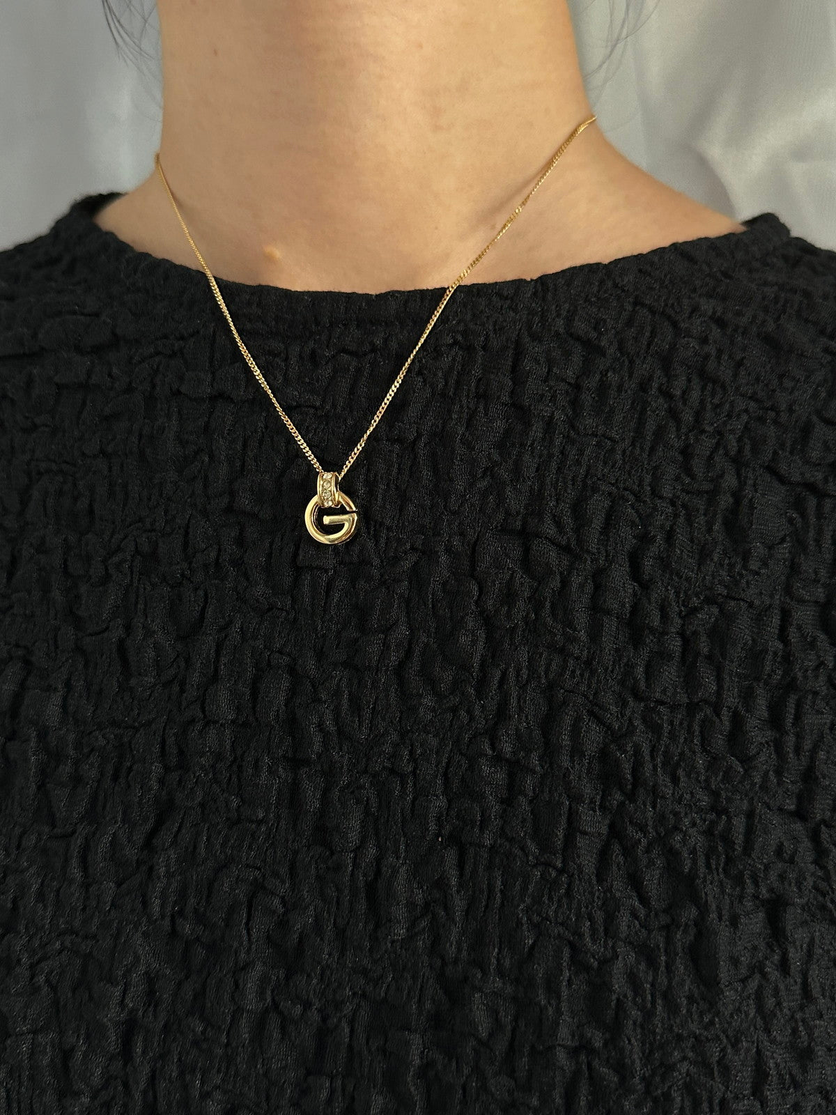 GIVENCHY ラインストーン ロゴネックレス