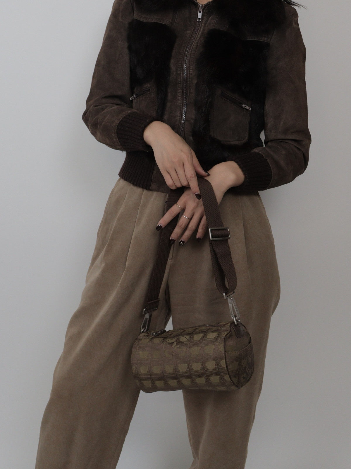 CHANEL ニュートラベルライン 筒型ショルダーバッグ