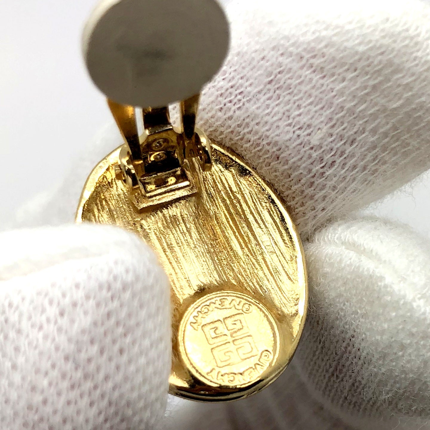 GIVENCHY ブラックストーンイヤリング