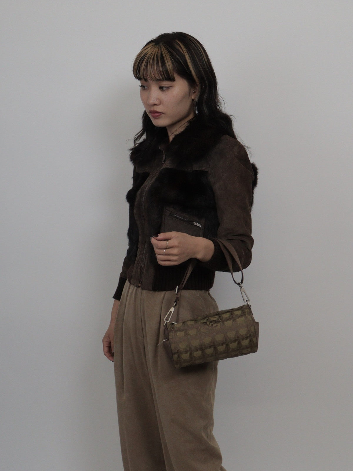 CHANEL ニュートラベルライン 筒型ショルダーバッグ