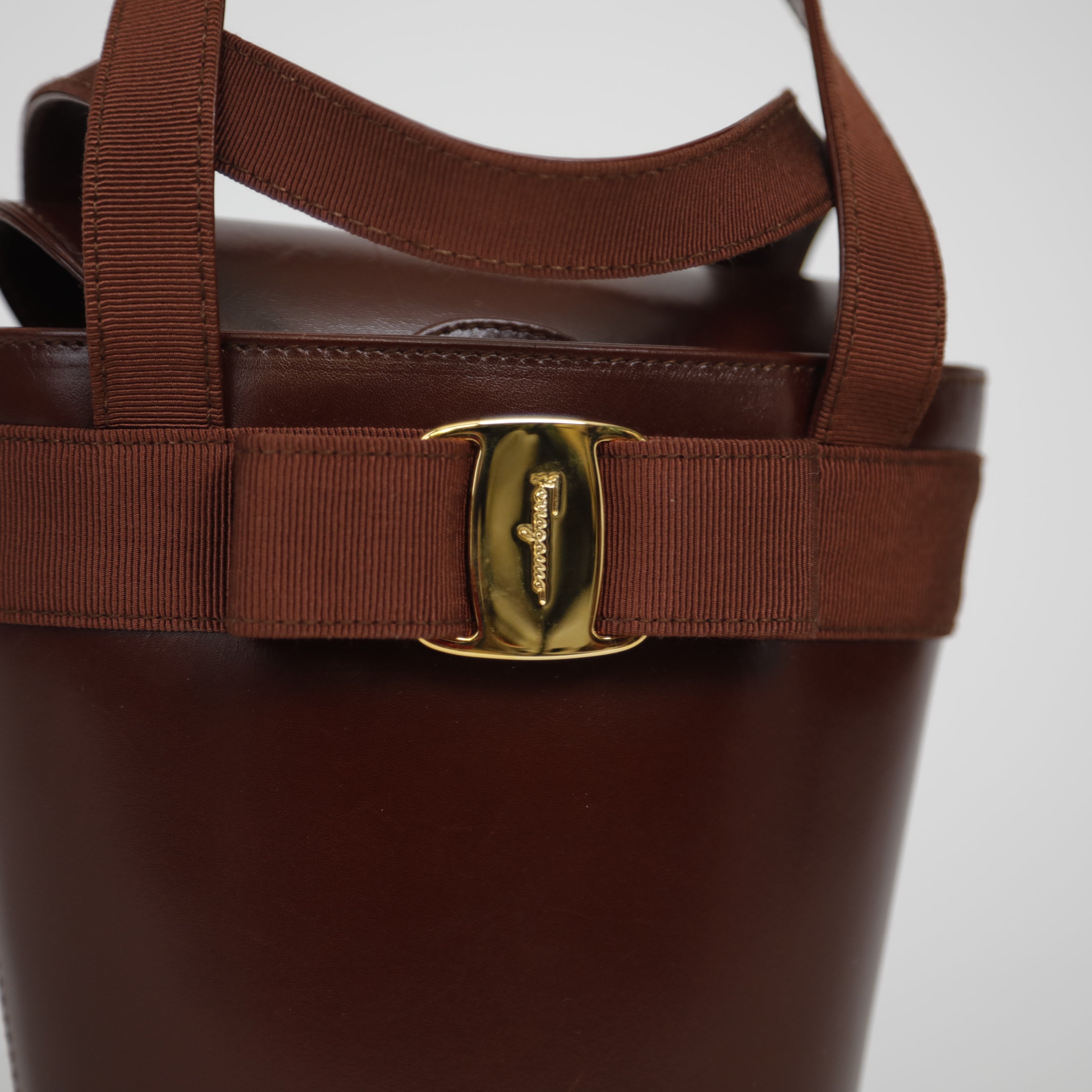 Salvatore Ferragamo ヴァラ ハンドバッグ