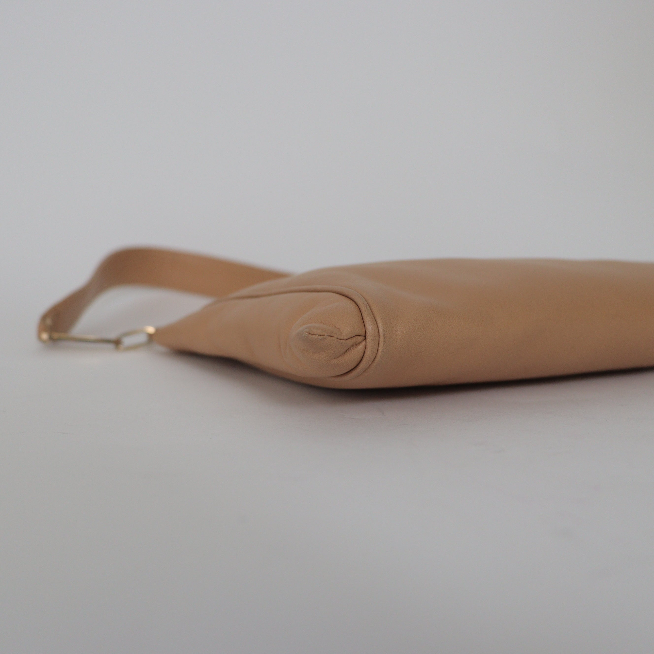 LOEWE レザー ショルダーバッグ