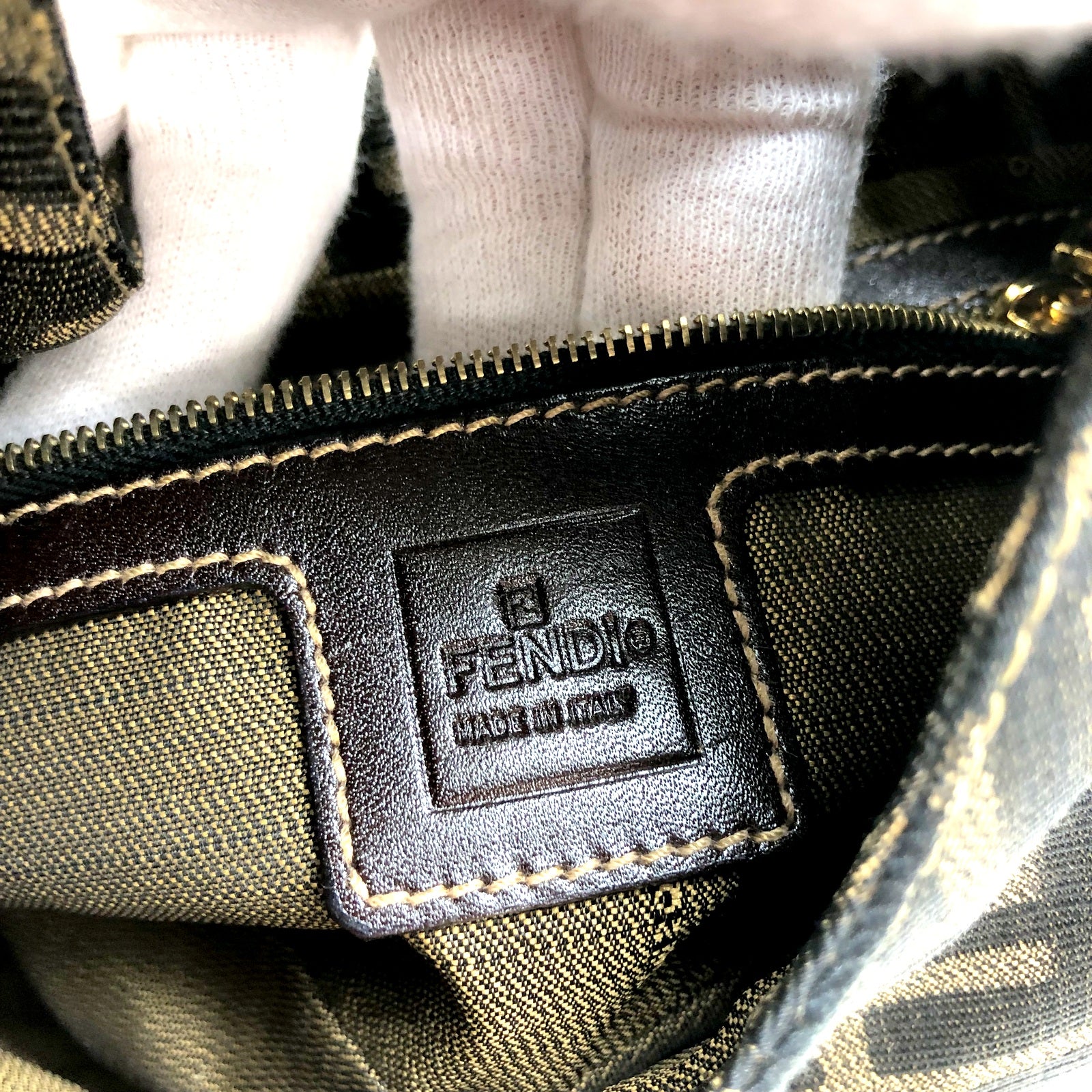 FENDI ミニショルダーバッグ ズッカ柄