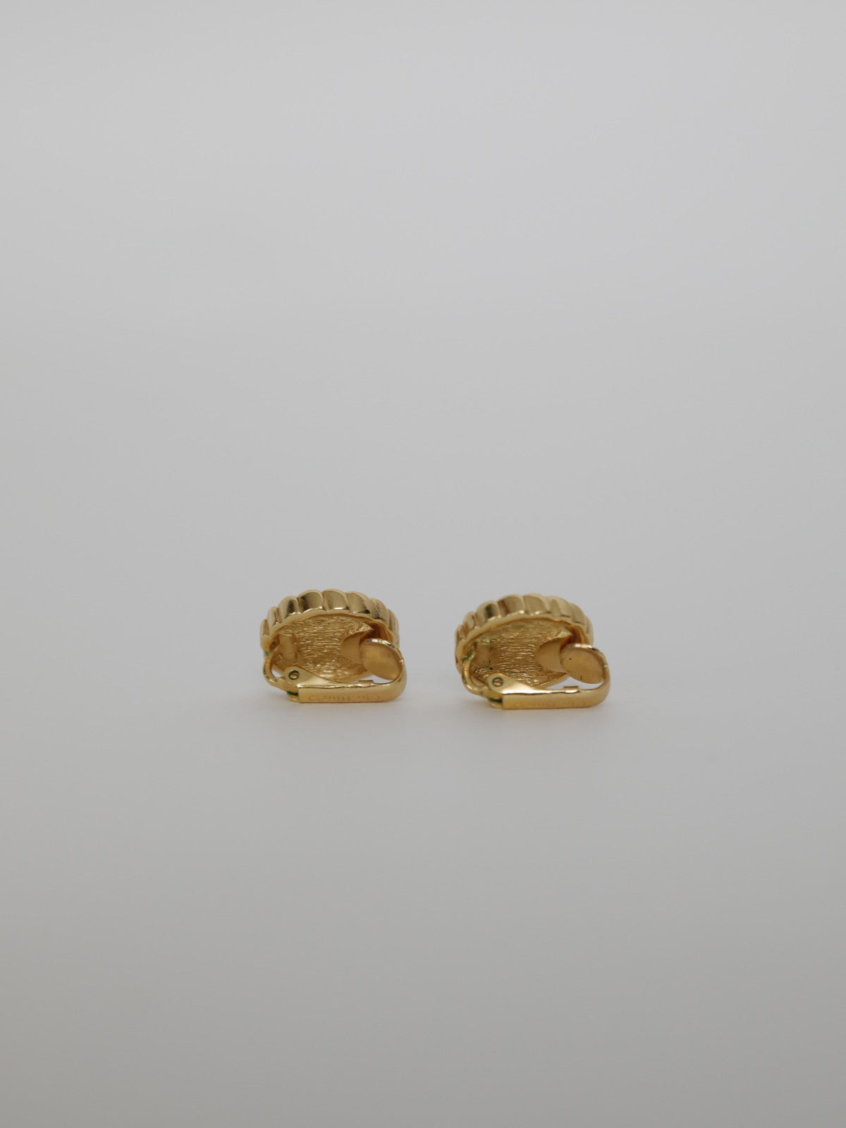 Christian Dior ロゴ イヤリング