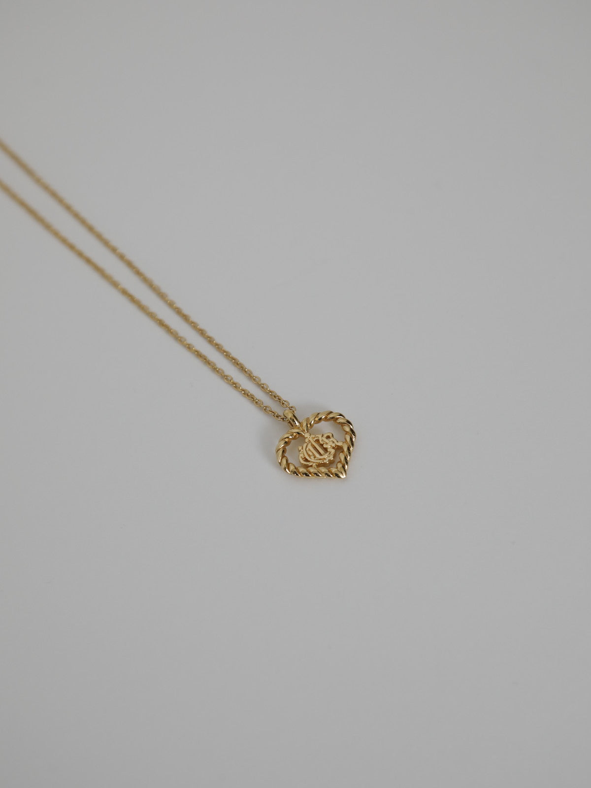Christian Dior ロゴハートネックレス