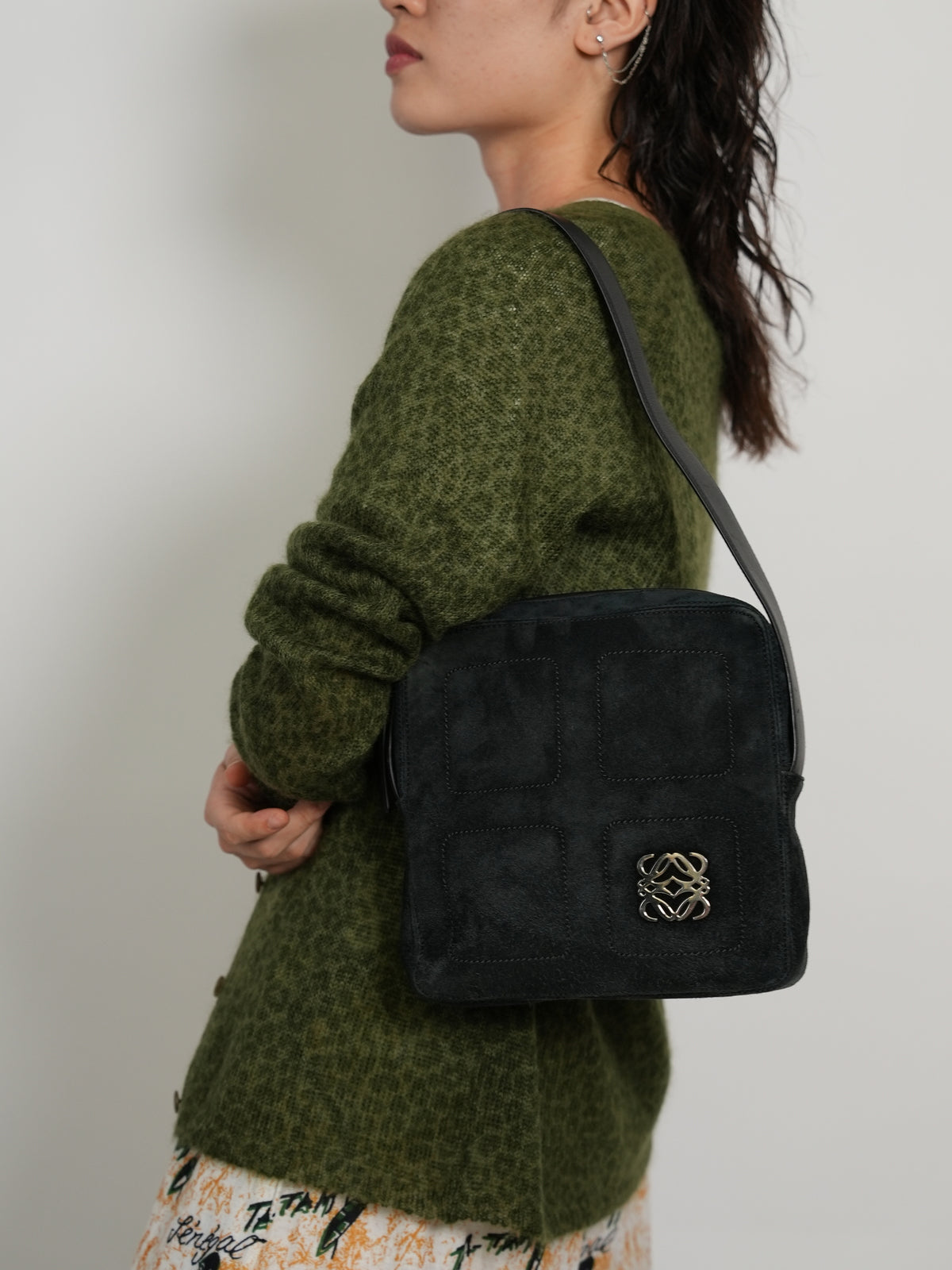 NEXT51｜CHER｜LOEWE スエード ショルダーバッグ