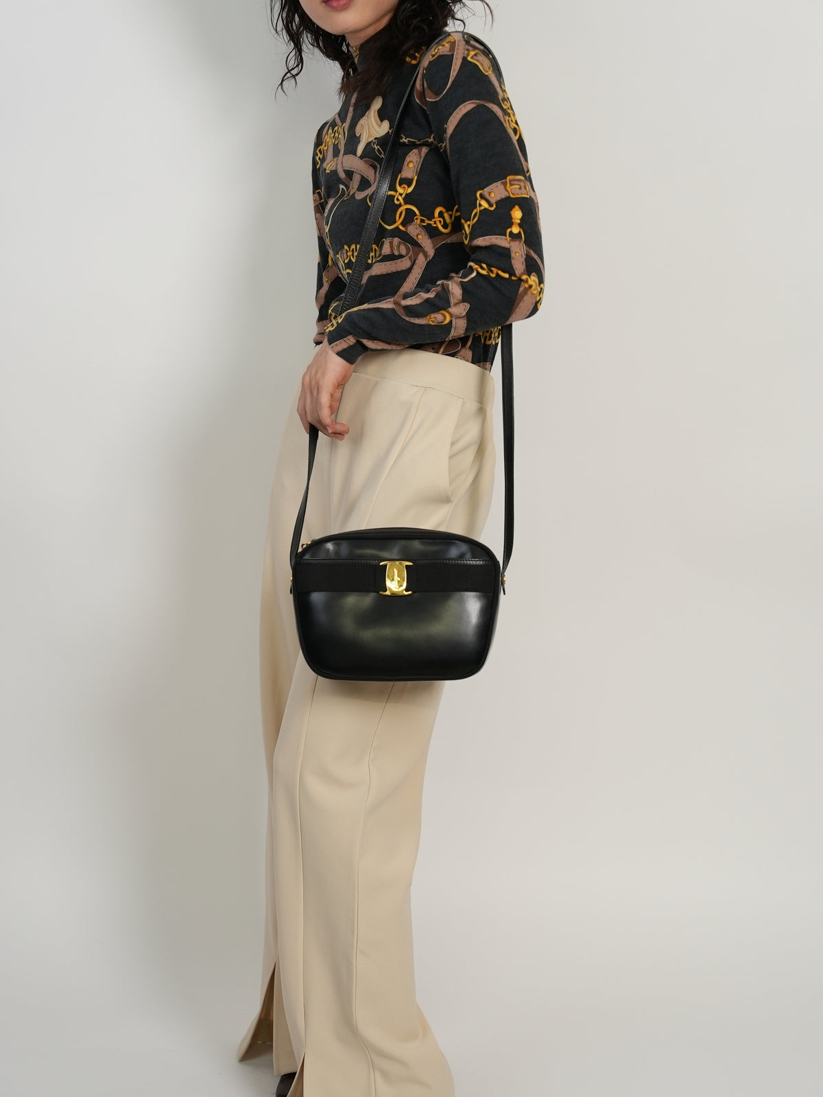 NEXT51｜CHER｜Salvatore Ferragamo ヴァラ ショルダーバッグ