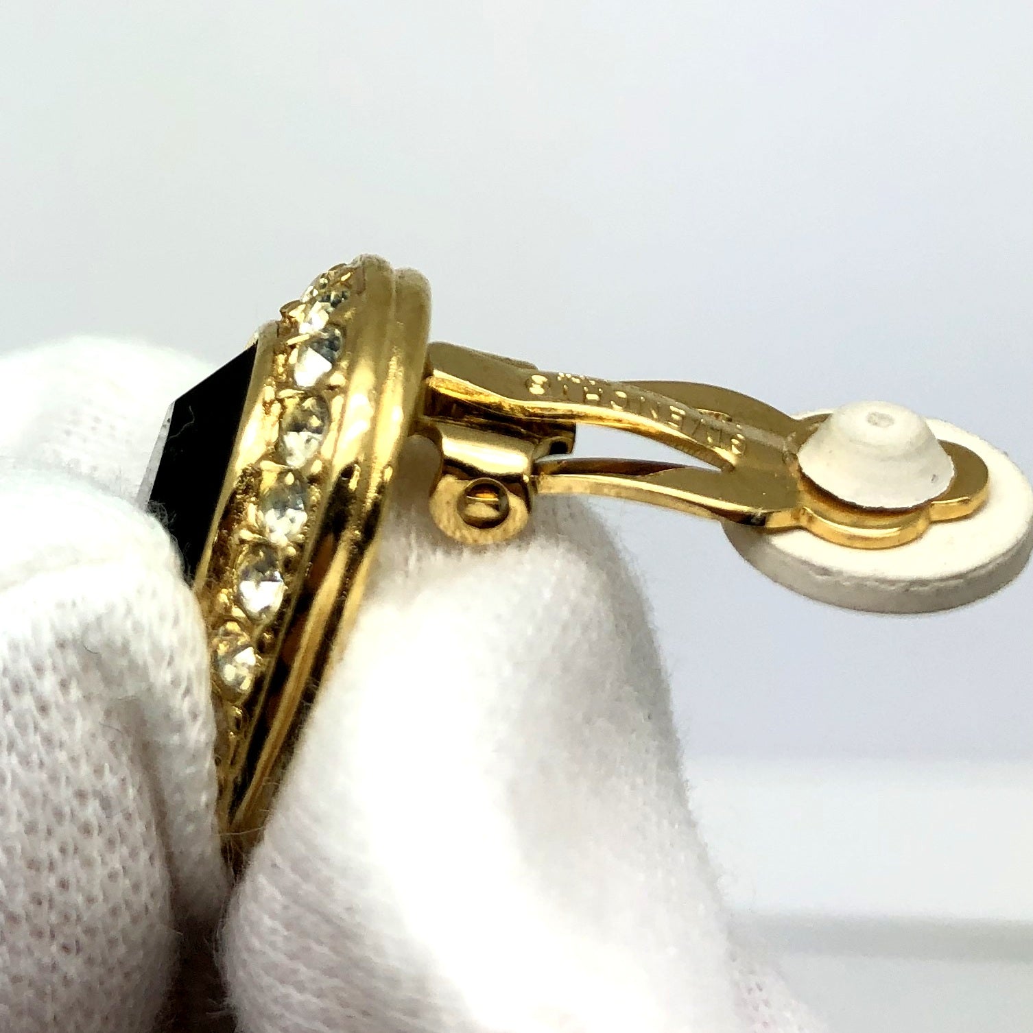 GIVENCHY ブラックストーンイヤリング