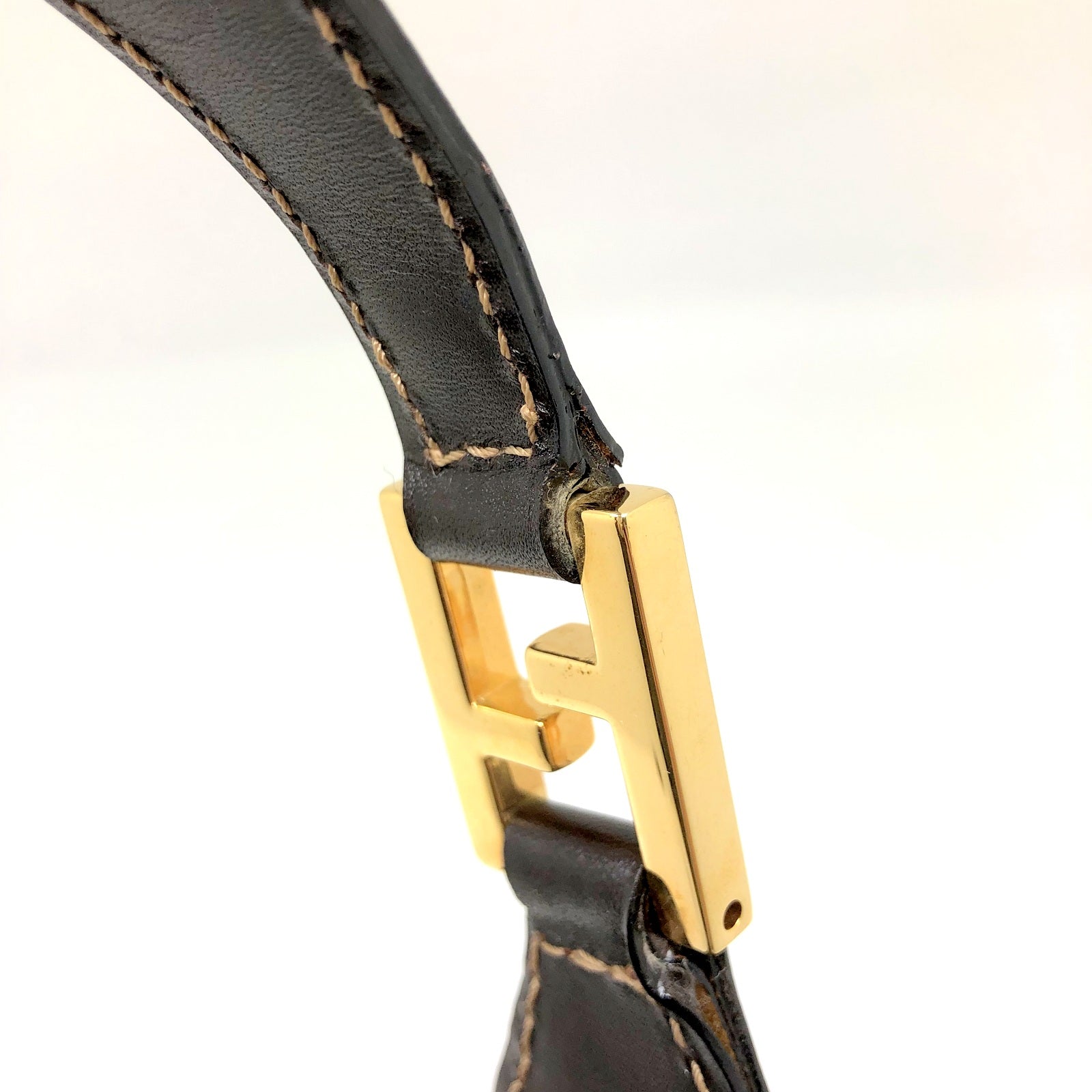 FENDI V字ファスナーショルダーバッグ ズッカ柄