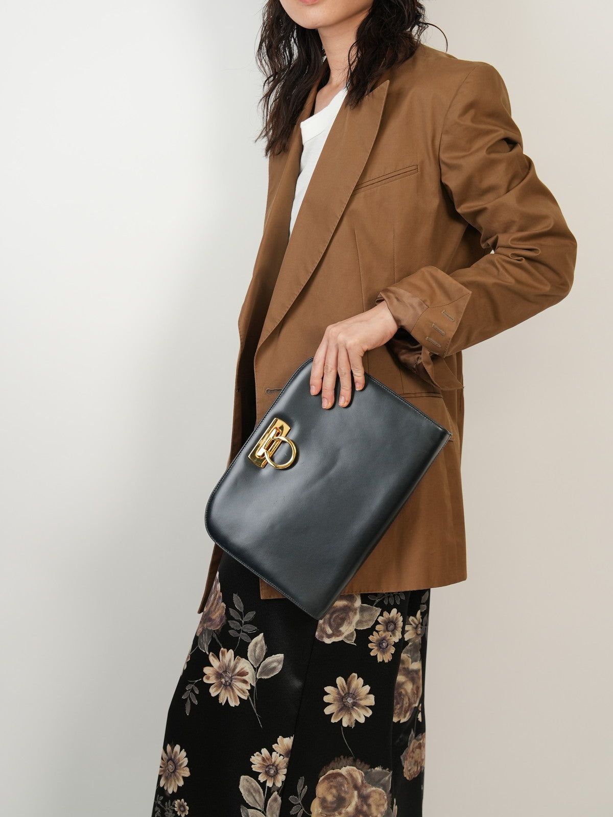 Salvatore Ferragamo チェーンショルダーバッグ 21-0587 ガンチーニ