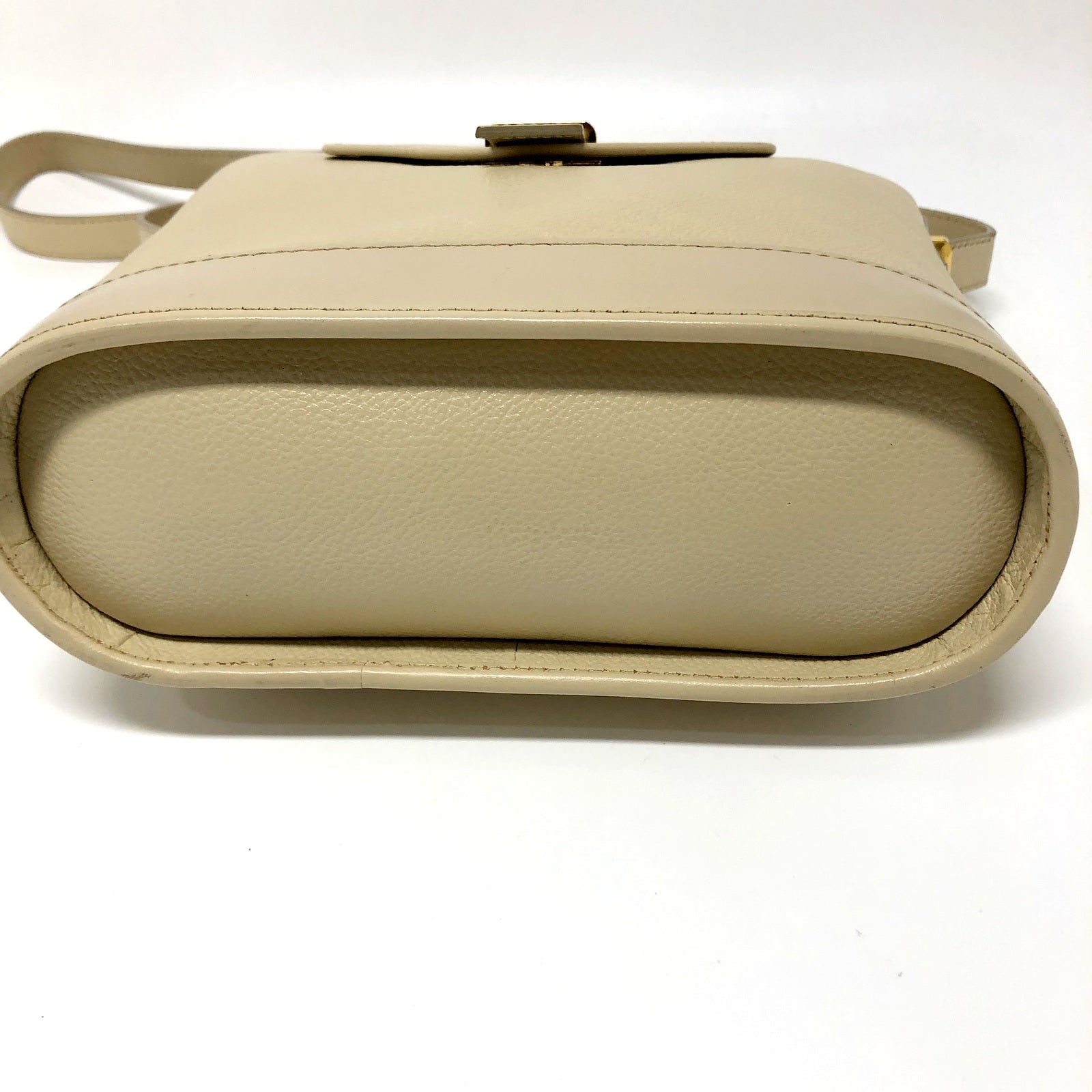 YVES SAINT LAURENT ショルダーバッグ