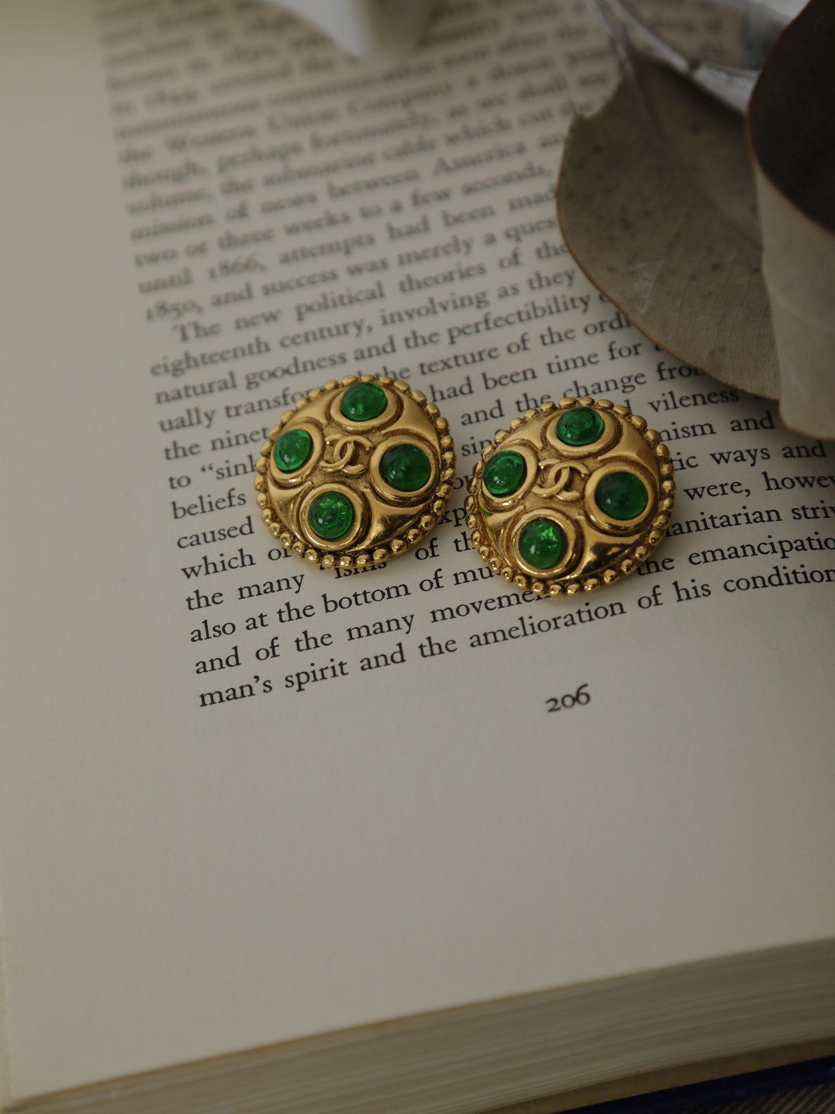 CHANEL イヤリング 23