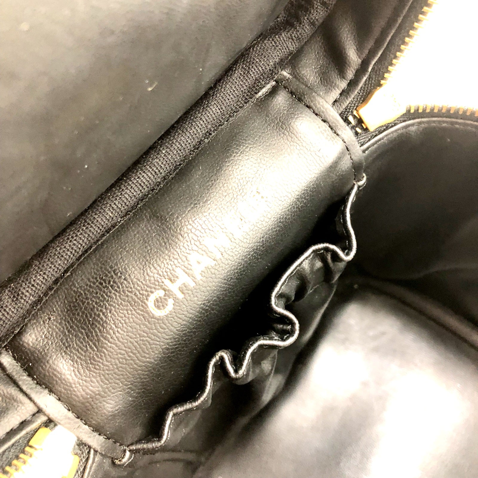 CHANEL バニティバッグ キャビアスキン