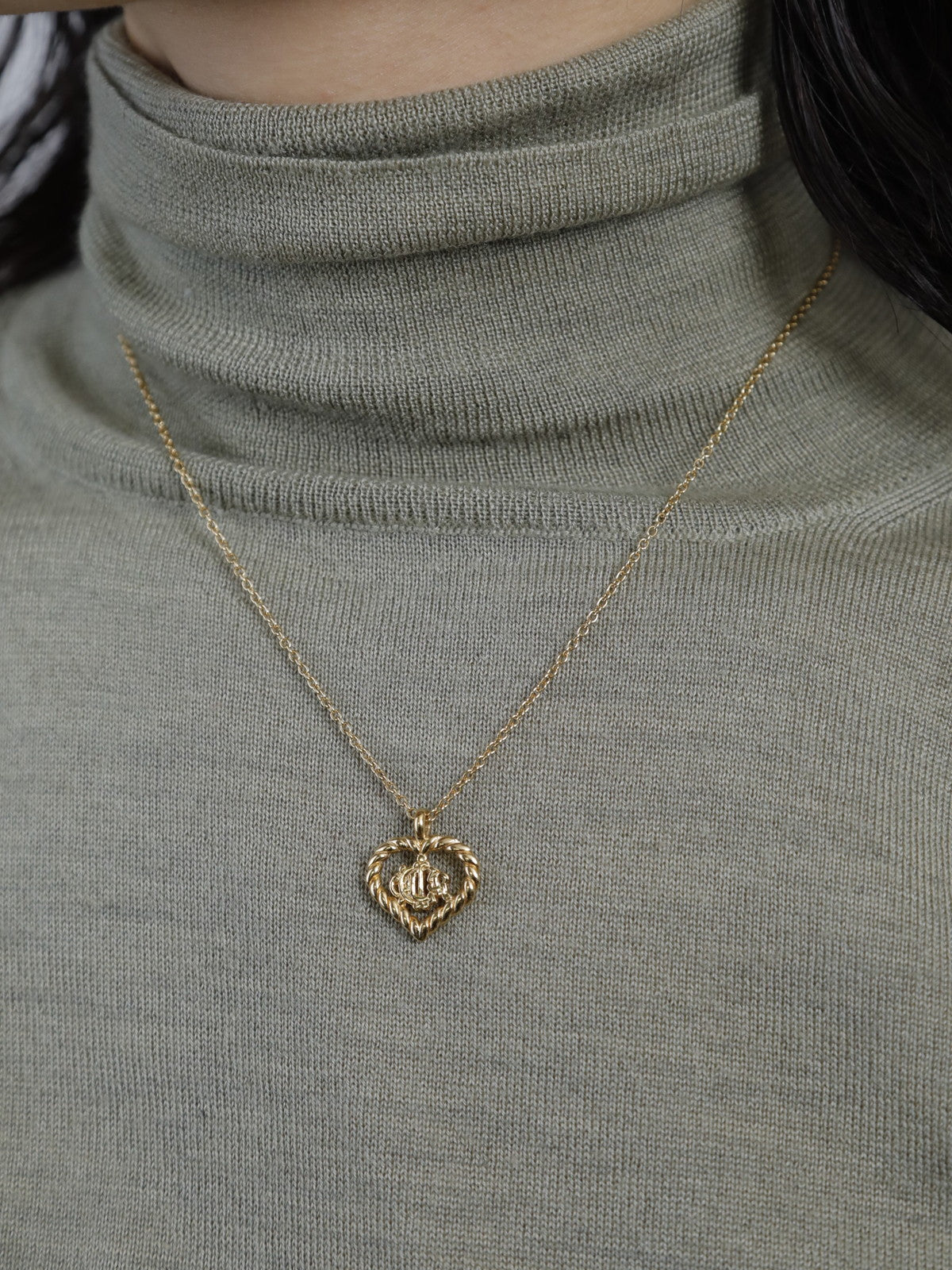 Christian Dior ロゴハートネックレス