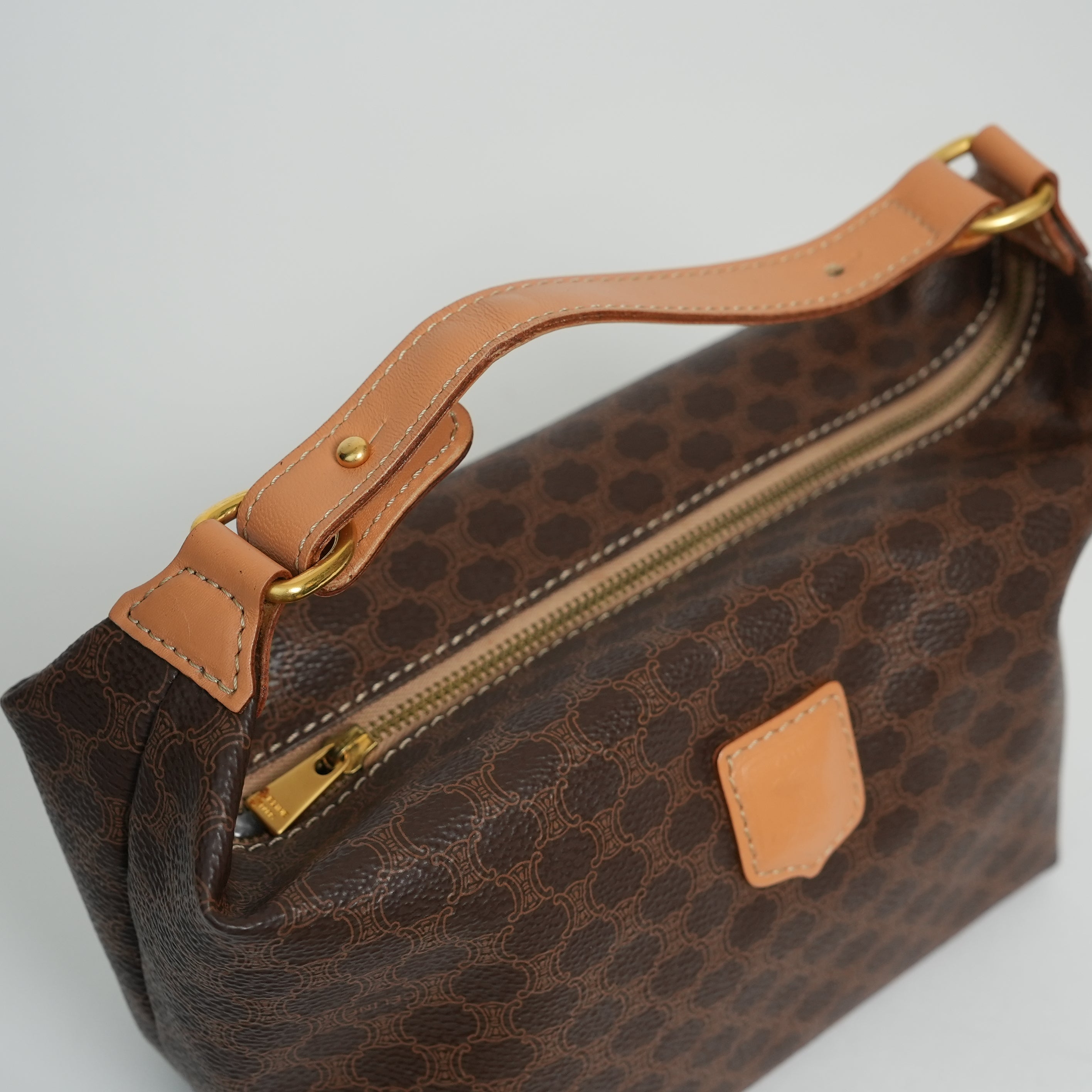CELINE マカダム ハンドルポーチ