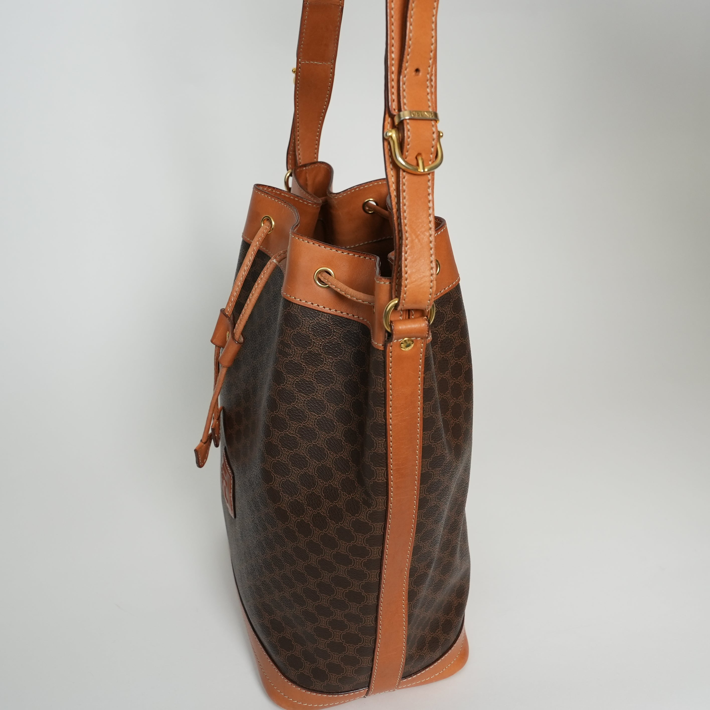 CELINE 巾着ショルダーバッグ マカダム