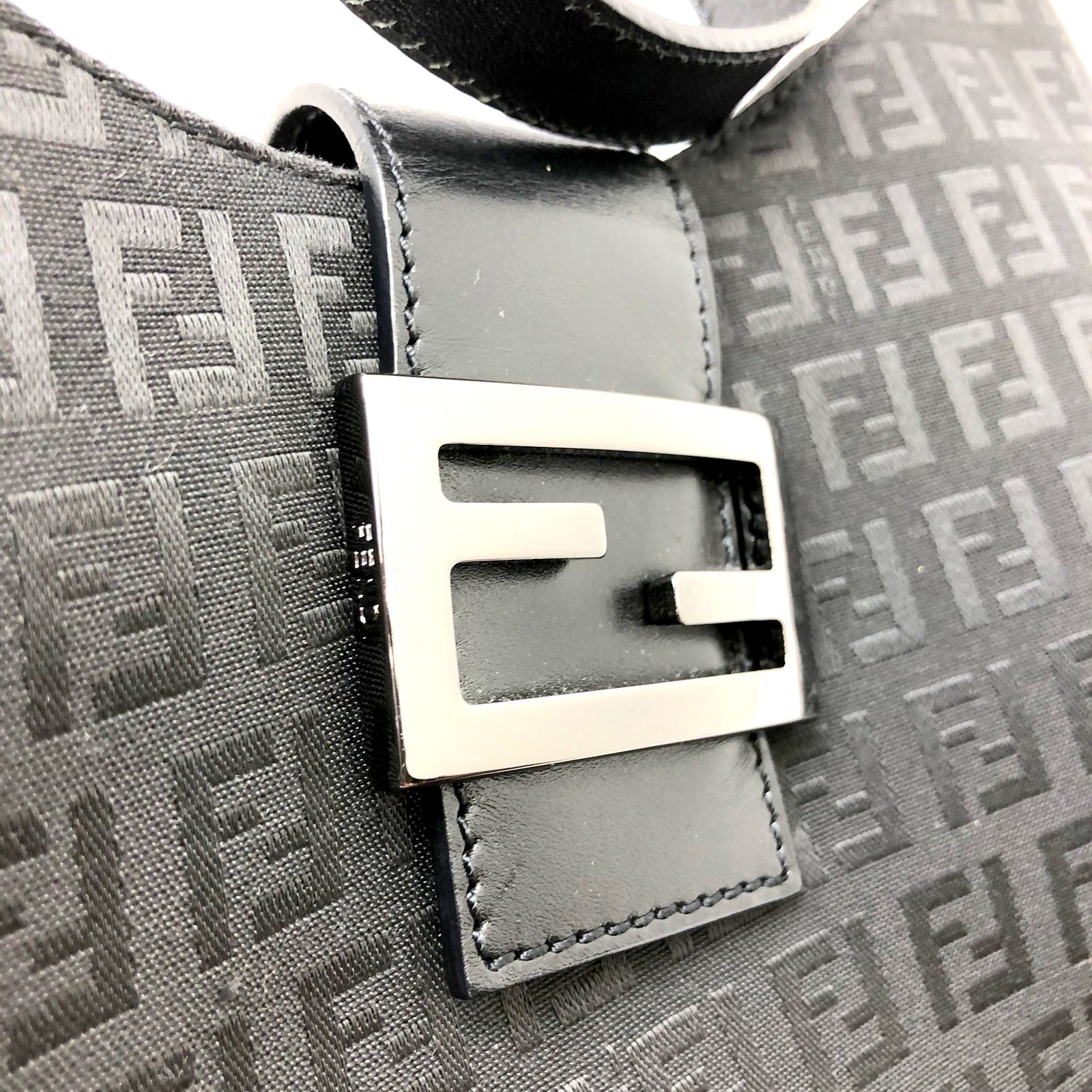 FENDI ショルダーバッグ ズッキーノ