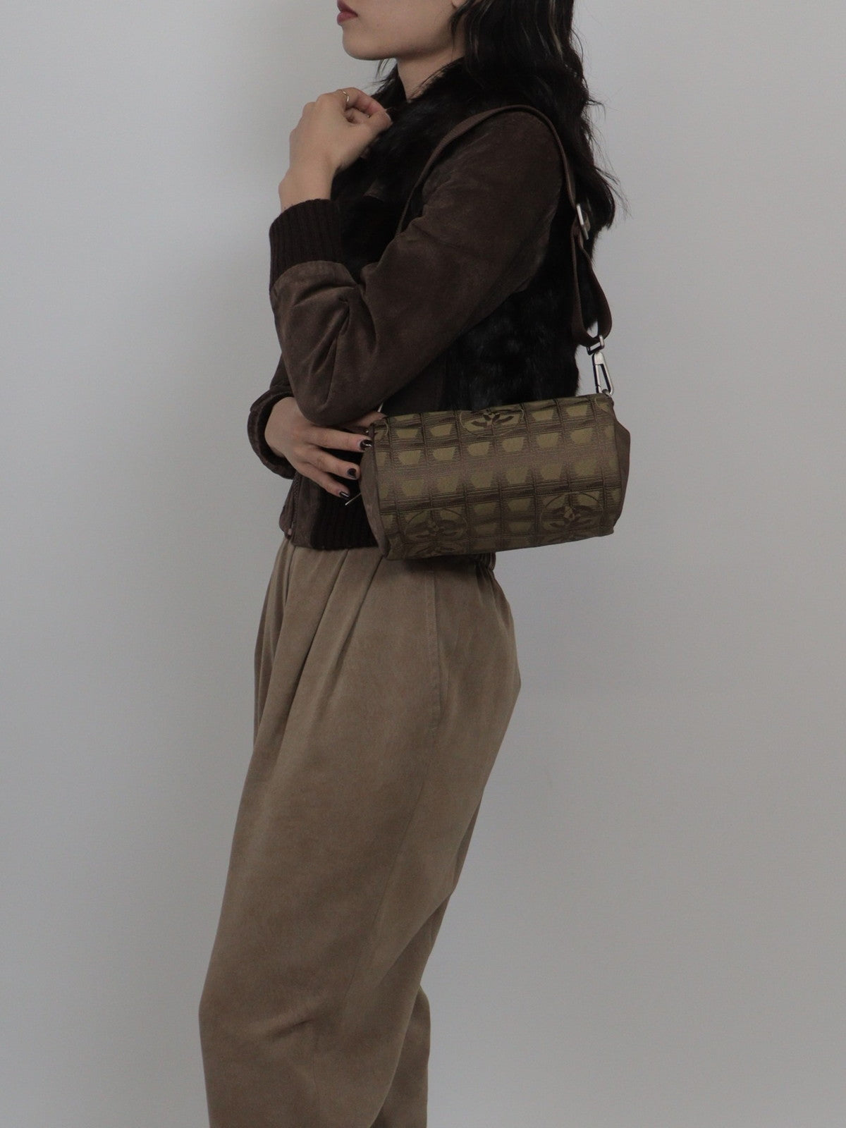 CHANEL ニュートラベルライン 筒型ショルダーバッグ