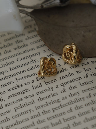 Christian Dior CD ハートイヤリング