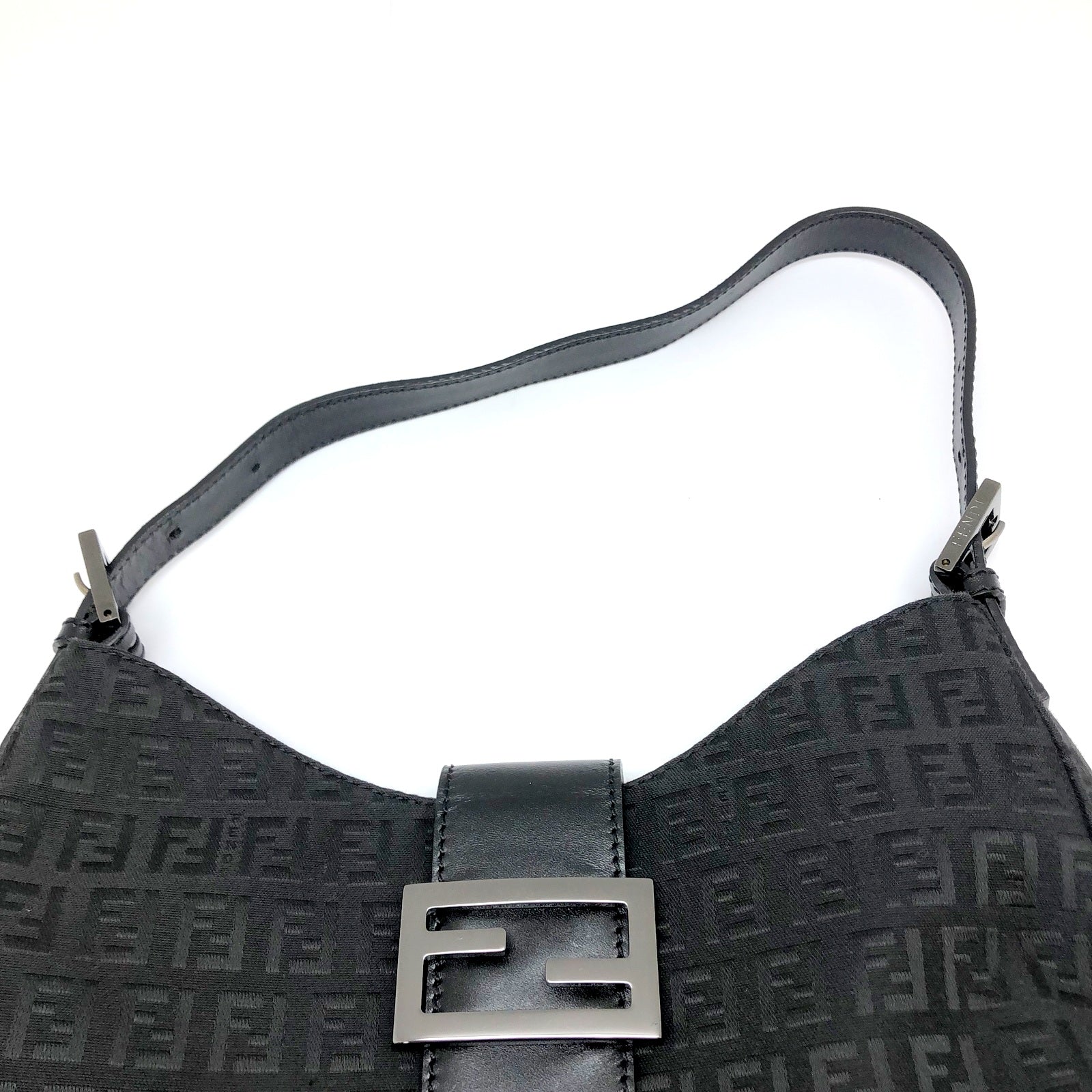 FENDI ショルダーバッグ ズッキーノ