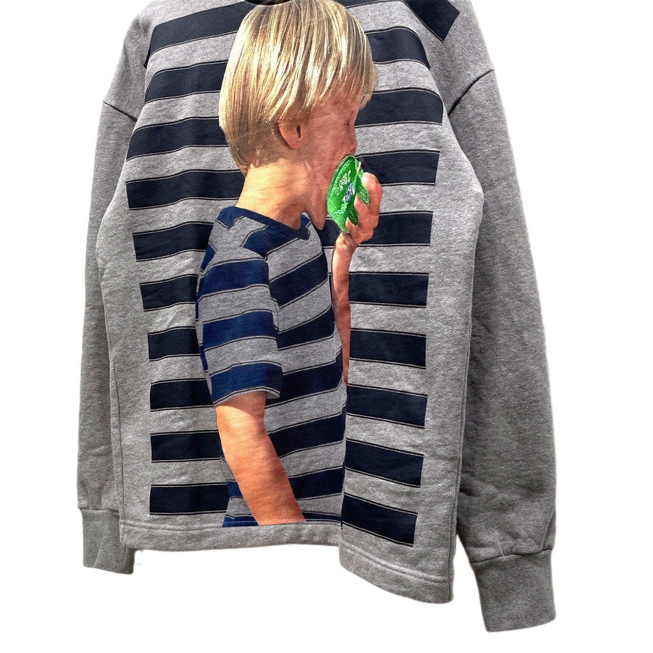 J.W. Anderson 23SS BOY WITH APPLE ボーイプリントアップル刺繍クルーネックスウェットシャツ ボーダー トップス トレーナー JW0069PG1225907 ジェイダブリューアンダーソン メンズ