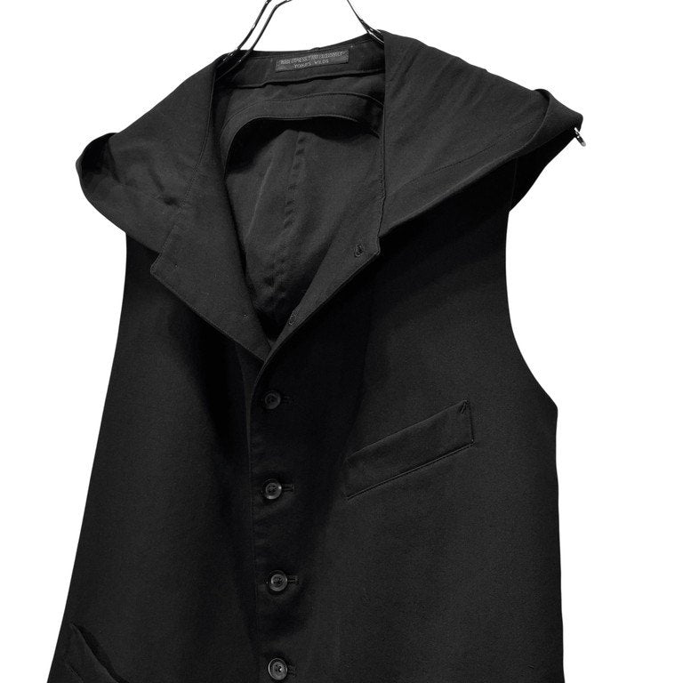 REGULATION Yohji Yamamoto MEN 19AW ウールギャバジンシンチバックフーデッドベスト ジレ フード バックベルト ノースリーブ ジャケット トップス アウター レギュレーション ヨウジヤマモト メン Pour Homme プールオム メンズ
