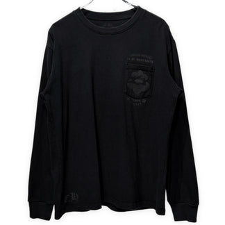 CHROME HEARTS 18 AV. Montaigne L S Tee Long Sleeve パリ直営店限定 BSフレアスクロールラベルプリント袖リブポケットTシャツ カットソー トップス CHロゴ 長袖 クロムハーツ メンズ