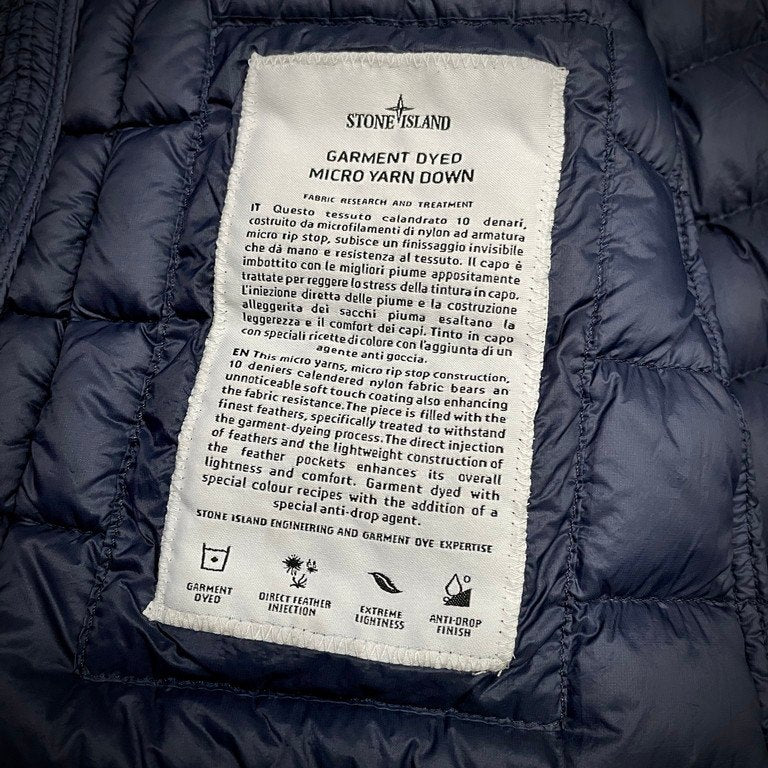 STONE ISLAND GARMENT DYED MICRO YARN DOWN VEST ナイロン製品染めスタンドカラーダウンベスト ノースリーブ ジャケット ブルゾン コート アウター 中綿 ストーンアイランド メンズ