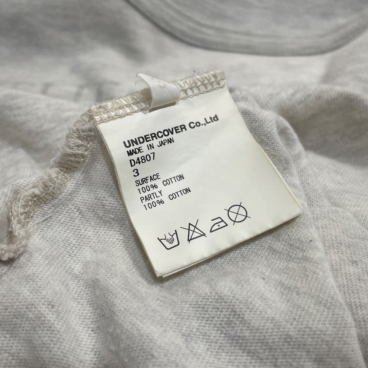 UNDERCOVER THEE CROUH GRAPHIC TEE カープリントクルーネックTシャツ カットソー T-shirt トップス アンダーカバー メンズ