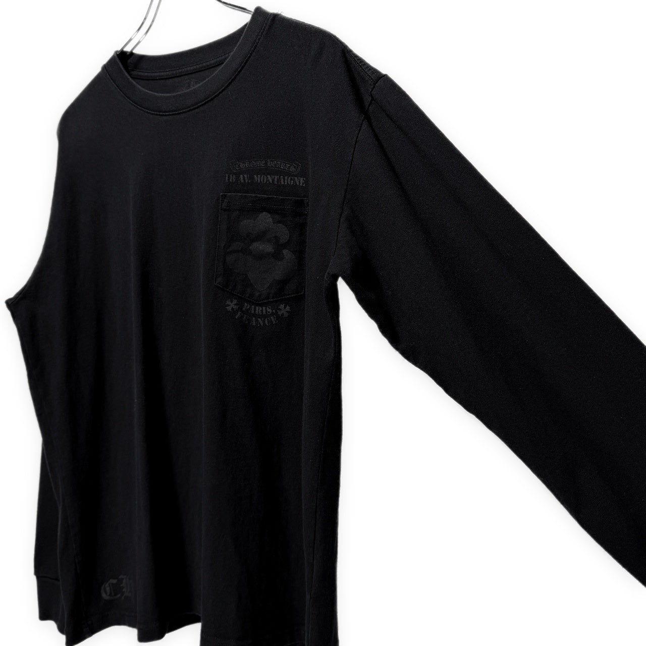 CHROME HEARTS 18 AV. Montaigne L S Tee Long Sleeve パリ直営店限定 BSフレアスクロールラベルプリント袖リブポケットTシャツ カットソー トップス CHロゴ 長袖 クロムハーツ メンズ