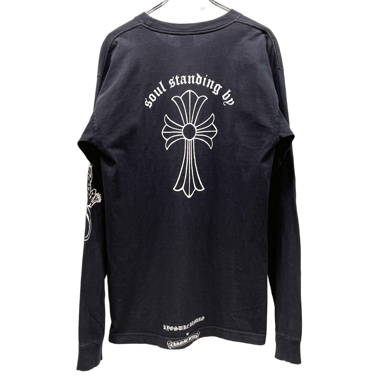 CHROME HEARTS × KYOSUKE HIMURO SOUL STANDING BY タイガー＆CHクロス＆スクロールラベルプリントロングスリーブTシャツ カットソー Tee T-shirt ロゴ 長袖 トップス クロムハーツ 氷室京介 メンズ レディース ユニセックス