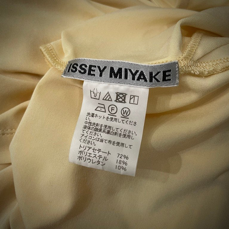 ISSEY MIYAKE 21SS オーバーサイズバックギャザードレープカットソーワンピース トップス とろみ トリアセテートポリエステル ジャージー 天竺 Tシャツ イッセイミヤケ レディース