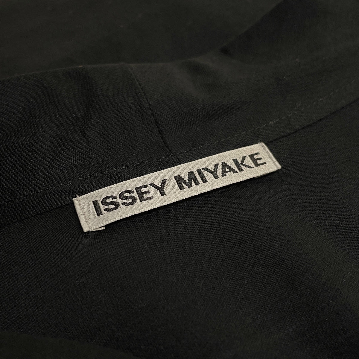 ISSEY MIYAKE コットン天竺カラーデザインカットソー ブラウス 襟付き Tシャツ トップス 半袖 イッセイミヤケ レディース