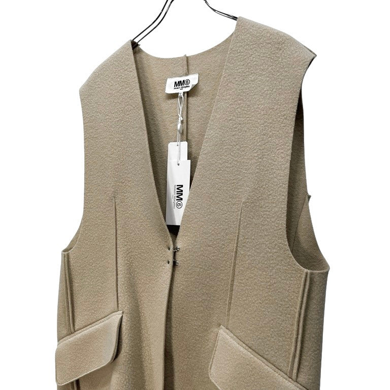 MM6 Maison Margiela 22AW バージンウールカシミヤフェルトフックボタンベスト ノースリーブ ジャケット ブルゾン トップス アウター カシミア 未使用タグ付き エムエムシックス メゾンマルジェラ レディース