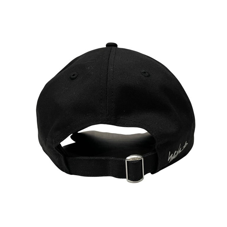 ISAMU KATAYAMA BACKLASH × YOHJI YAMAMOTO × NEW ERA 9THIRTYロゴ刺繡キャップ 帽子 ヘッドウェア イサムカタヤマバックラッシュ ヨウジヤマモトプールオム ニューエラ コラボ メンズ