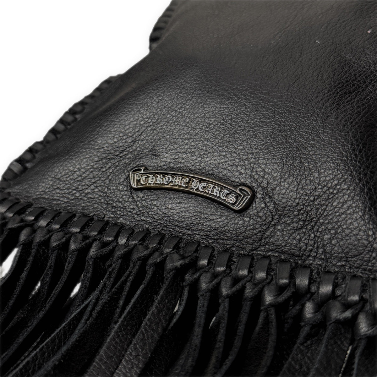 CHROME HEARTS FLAT HIPPIE BLK フラットヒッピーバッグ オールレザーセメタリークロスパッチフリンジショルダーバッグ クロスボール スクロールラベル レザーブレード ボロチップ クロムハーツ メンズ レディース ユニセックス