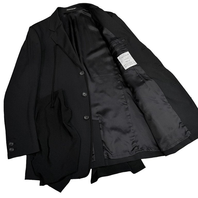 Yohji Yamamoto Pour Homme 23AW ウールギャバジンドレープパッチテーラードジャケット WOOL GABARDINE LEFT SIDE DRAPED JACKET 黒当て布付きJKT LOOK32 定価180,400円